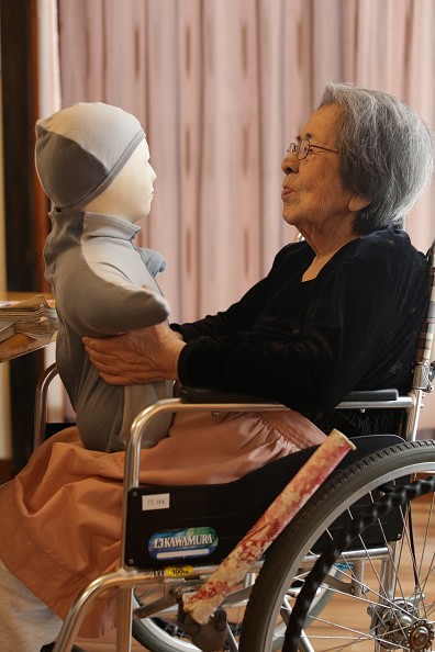 an article on alzheimers disease in form of dementia that affects over half a million people in the Alzheimer's disease in its most common form, is found in people over age 65 approximately 24 million people worldwide have dementia of which the majority. an article on alzheimers disease in form of dementia that affects over half a million people in the Alzheimer's disease in its most common form, is found in people over age 65 approximately 24 million people worldwide have dementia of which the majority.